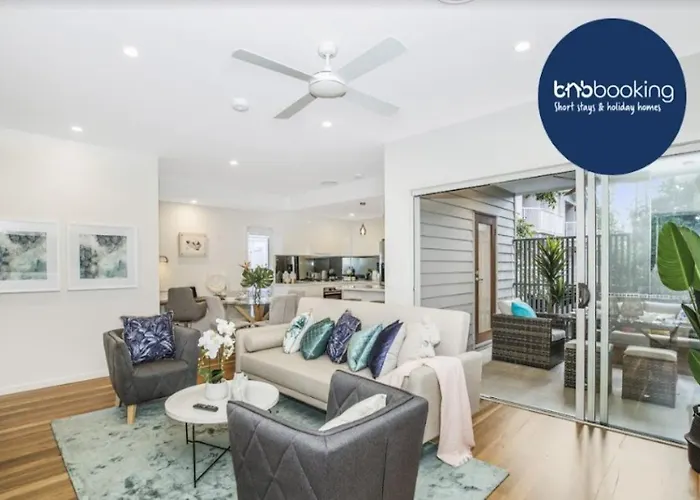 Park Avenue Townhouse Retreat Brisbane Sleeps 10